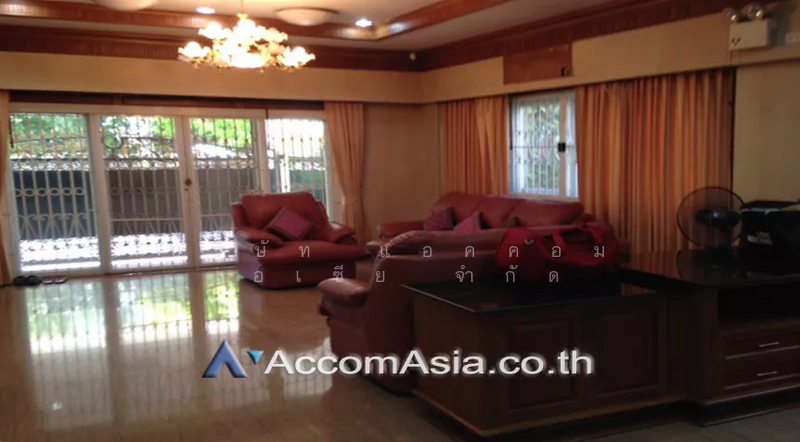 ให้เช่า - 6 Bedrooms House for Rent in Silom, Bangkok near BTS Sala Daeng, กรุงเทพ