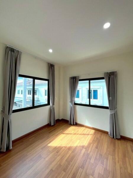 For Rent - 12150, Pathum Thani
