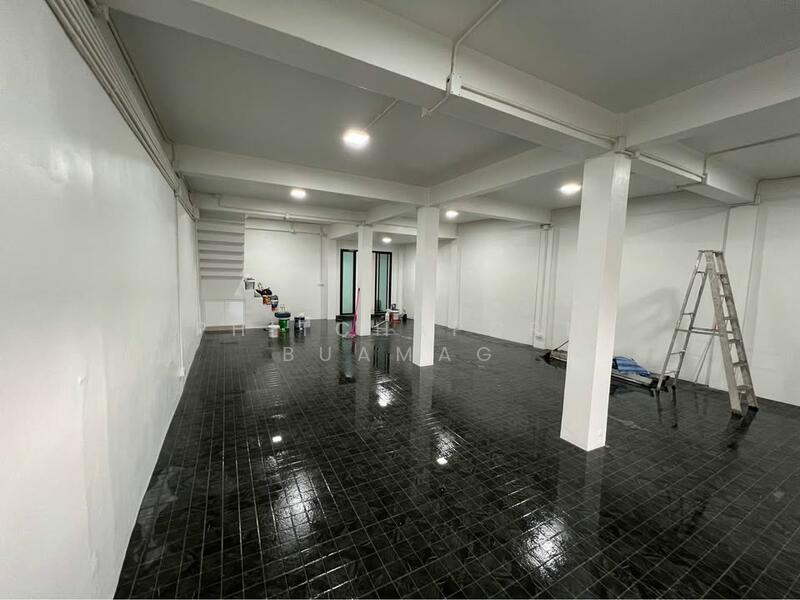 For Rent - 2-Bedroom Townhouse, Bangkok