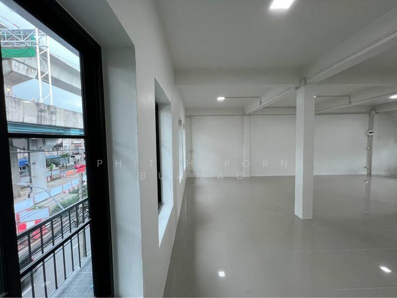 For Rent - 2-Bedroom Townhouse, Bangkok