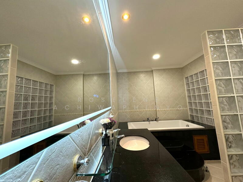 View Talay 2, Chon Buri (Pattaya), Thap Phraya Road, Nong Pru, Bang Lamung (Pattaya), Chon Buri (Pattaya), 2 Bedrooms, 177 sqm, Condo For Sale, by Supitsara  Sangarun, 60239991 - DDproperty.com