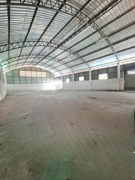 For Sale - Warehouse for sale in Chachoengsao, area 120 sq m, Suwinthawong Road, Chachoengsao