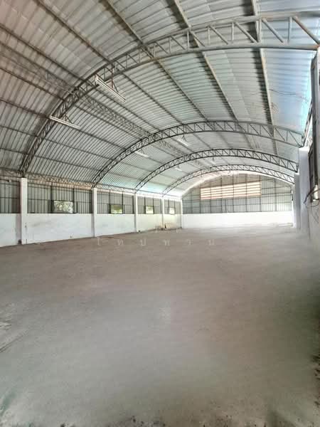 For Sale - Warehouse for sale in Chachoengsao, area 120 sq m, Suwinthawong Road, Chachoengsao