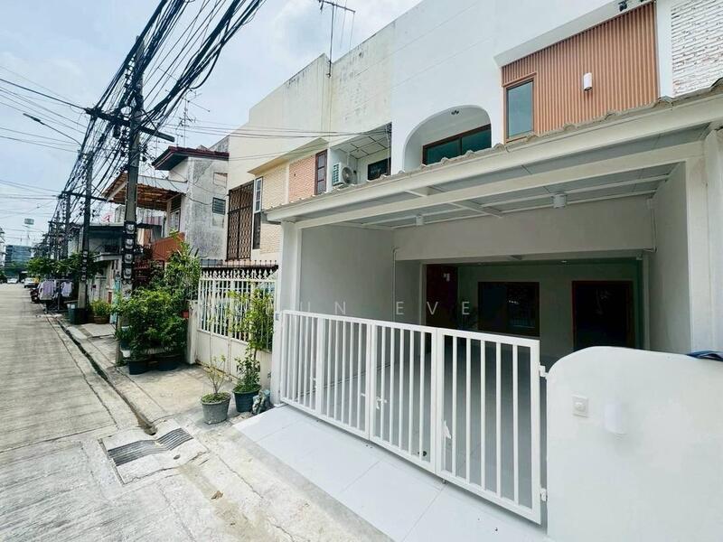 ขาย - ขายทาวน์เฮาส์ รีโนเวทใหม่ สุขุมวิท 77 อ่อนนุช ใกล้รถไฟฟ้าศรีนุช ( SPSEVE1413 ), กรุงเทพ
