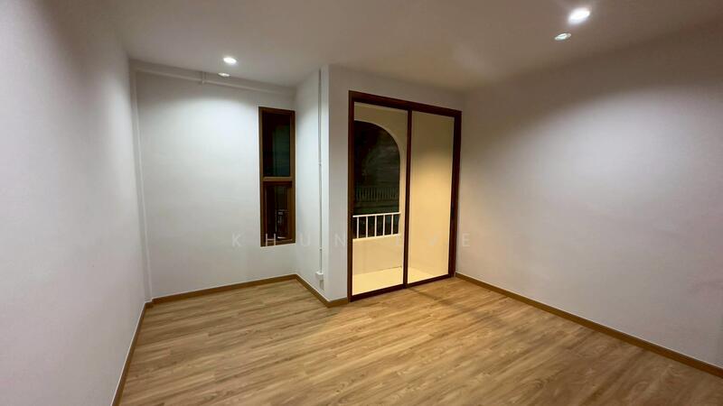 For Sale - Newly renovated townhouse for sale on Sukhumvit 77, On Nut, near Srinakarin BTS station (SPSEVE1, Bangkok