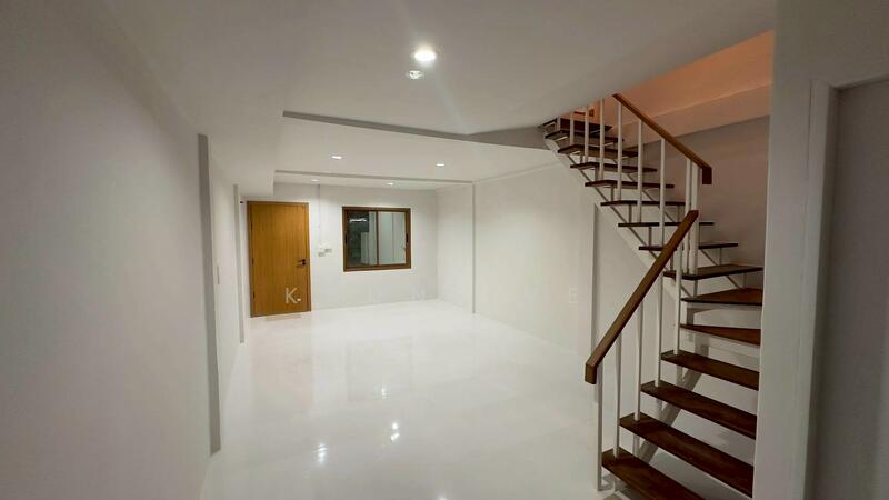 For Sale - Newly renovated townhouse for sale on Sukhumvit 77, On Nut, near Srinakarin BTS station (SPSEVE1, Bangkok