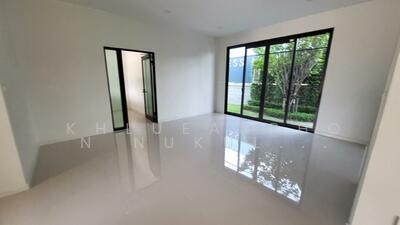 ขาย - Grand Britania Suksawat-Wongwaen : แกรนด์ บริทาเนีย สุขสวัสดิ์ วงแหวน, กรุงเทพ