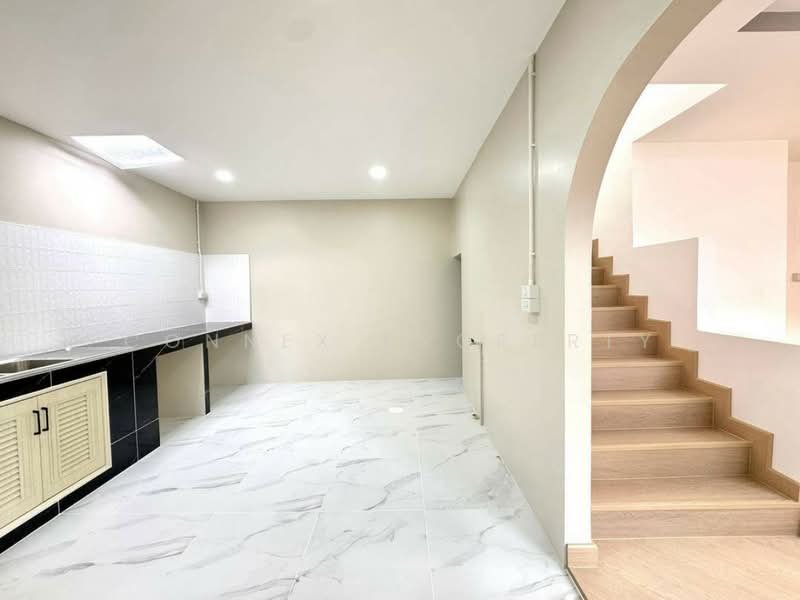 Baan Pruksa 14 A Bangbuathong, Nonthaburi, Soi Pruksa Village 14 A, Bang Khu Rat, Bang Bua Thong, Nonthaburi, 4 Bedrooms, 180 sqm, Townhouse For Sale, by Connex Property, 60240662 - DDproperty.com