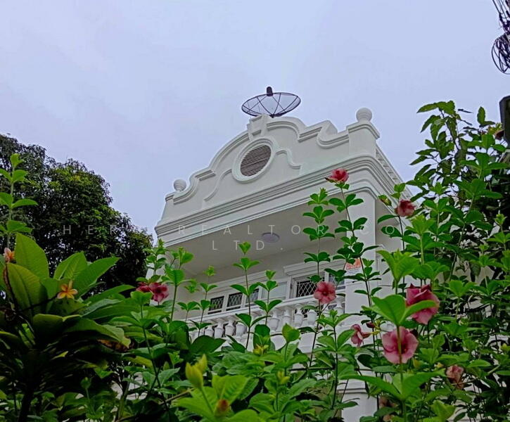 For Sale - For Sale Bangkok Townhouse Sukhumvit Khlong Toei BTS On Nut BRE26111, Bangkok