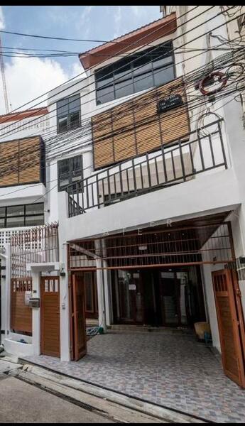 ให้เช่า - ให้เช่าทาวน์โฮม 4 ชั้น ซอยเพชรบุรี 15 ใกล้ตลาดค้าส่งประตูน้ำ | ทำเลทองใจกลางกรุงเทพฯ, กรุงเทพ