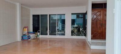 ขาย - Moobaan Sena Villa 84 : หมู่บ้าน เสนาวิลล่า 84, กรุงเทพ