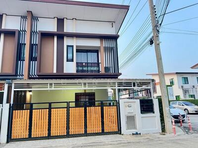 ขาย - Forêt Pinklao – Sai5 : ฟอร์เร่ ปิ่นเกล้า – พุทธมณฑล สาย5, นครปฐม