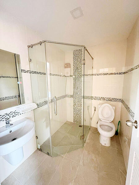 For Rent - ทาวน์เฮ้าส์ในโครงการ ให้เช่าเดือนละ 20,000 บาท ใกล้เซ็นทรัลเฟสติวัลเพียง 10 นาที No.7H311, Chiang Mai