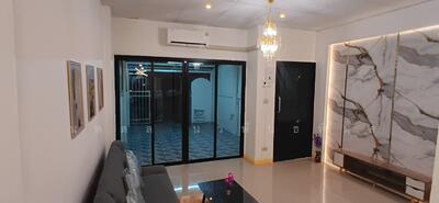 ขาย - ลด1แสนขายทาวเฮาส์3ห้องนอนถนนจันทร์ทองเอี่ยมใกล้สถานีคลองบางไผ่, นนทบุรี