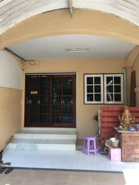 ให้เช่า - ให้เช่า ทาวน์โฮม ซ.ลาดพร้าว 29 276 ตรม 24 ตรว ใกล้ MRT ลาดพร้าว, กรุงเทพ