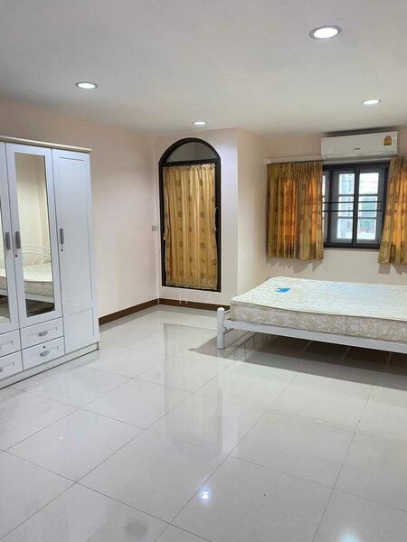 ให้เช่า - ให้เช่า ทาวน์โฮม ซ.ลาดพร้าว 29 276 ตรม 24 ตรว ใกล้ MRT ลาดพร้าว, กรุงเทพ