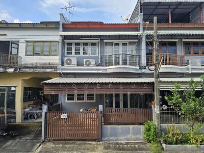 ขาย - ทาวน์โฮม 2 ชั้น หมู่บ้านเพรสซิเด้นท์โฮม ซอยร่มเกล้า10, กรุงเทพ