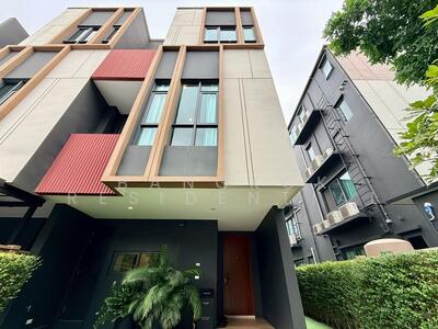 ขาย - Baan Klang Muang Classe Sukhumvit 77 : บ้านกลางเมือง คลาสเซ่ สุขุมวิท 77, กรุงเทพ
