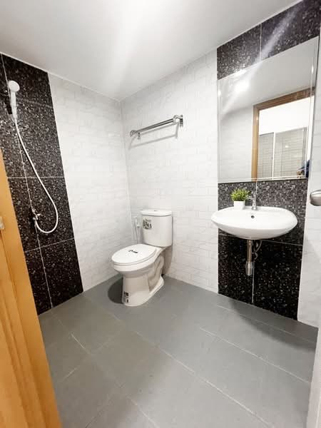 Baan Pruksa 70 Chalong Krung-Ladkrabang, Bangkok, Leab Khlong Lam Ko Phai Road, Lam Pla Tiew, Lat Krabang, Bangkok, 3 Bedrooms, 150 sqm, Townhouse For Sale, by Khun Na, 60241967 - DDproperty.com