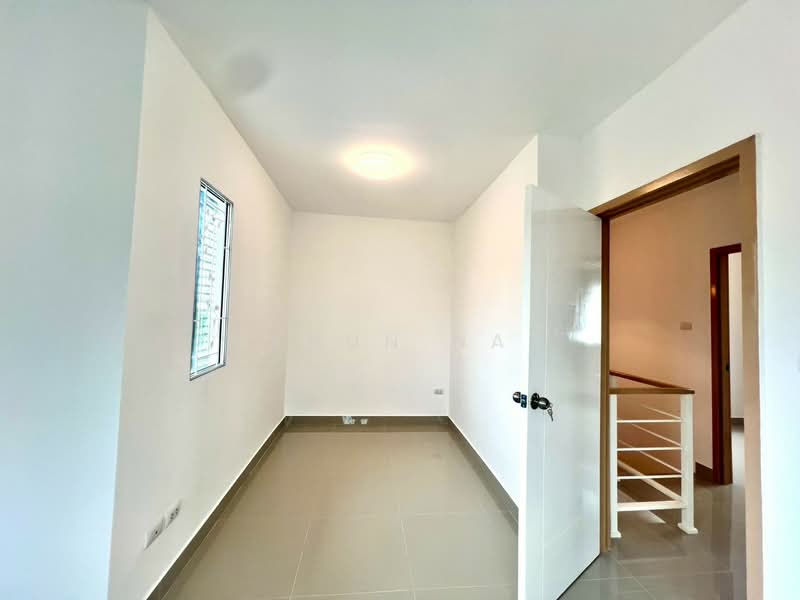 Baan Pruksa 70 Chalong Krung-Ladkrabang : บ้านพฤกษา 70 ฉลองกรุง-นิคมฯลาดกระบัง, กรุงเทพ, ถนน เลียบคลองลำกอไผ่, ลำปลาทิว, ลาดกระบัง, กรุงเทพ, 150 ตร.ม., ทาวน์เฮ้าส์ ขาย, โดย Khun Na, 60241967 - DDproperty.com