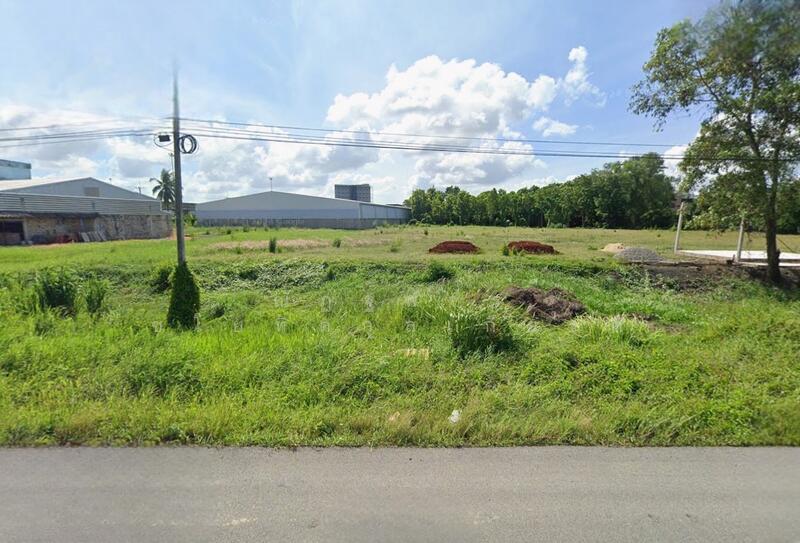 For Sale - Land for Sale 4 Rai 1 Ngan 69.3 Sq m, Next to the main road Pathomphon Intersection, Mueang Chumphon, Chumphon
