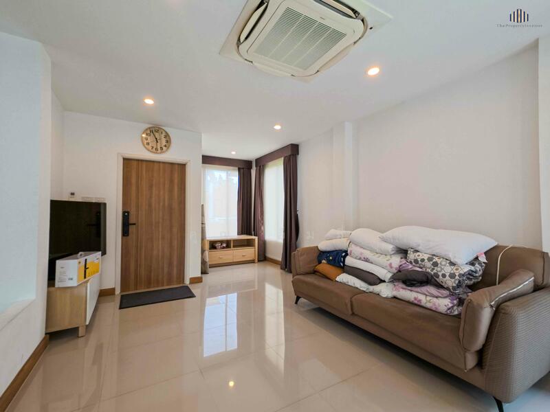 ขายขาดทุน บ้าน 2 หลังติดกัน ภัทรีดา อเวนิว 2 สามโคก | รวม 202.5 ตร.วา บ้านพ่อแม่–ลูก–ออฟฟิศ, Pathum Thani, Krachaeng, Sam Khok, Pathum Thani, 6 Bedrooms, 330 sqm, Single Detached House For Sale, by คุณเอ็มมี่, 60243520 - DDproperty.com
