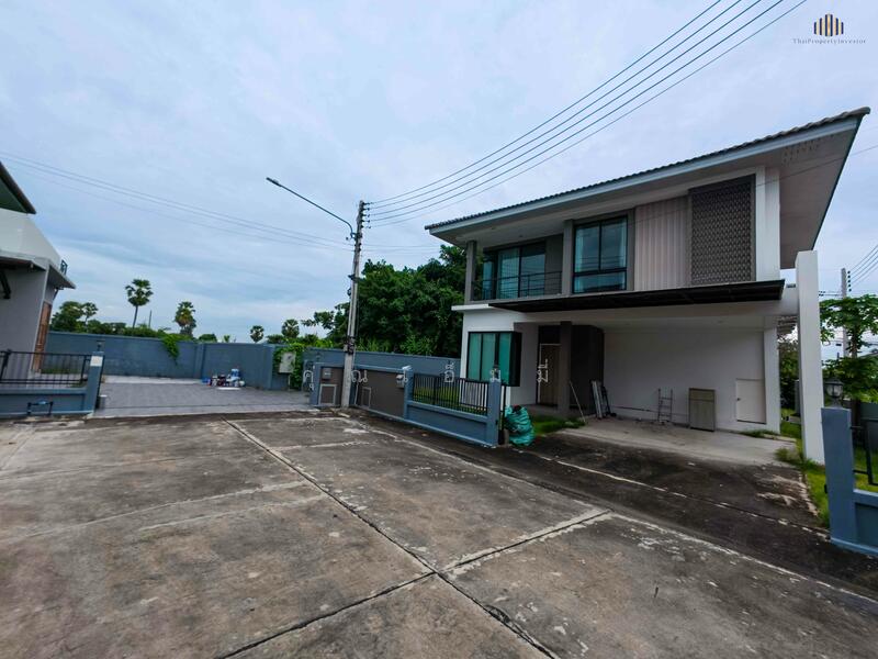 ขายขาดทุน บ้าน 2 หลังติดกัน ภัทรีดา อเวนิว 2 สามโคก | รวม 202.5 ตร.วา บ้านพ่อแม่–ลูก–ออฟฟิศ, Pathum Thani, Krachaeng, Sam Khok, Pathum Thani, 6 Bedrooms, 330 sqm, Single Detached House For Sale, by คุณเอ็มมี่, 60243520 - DDproperty.com
