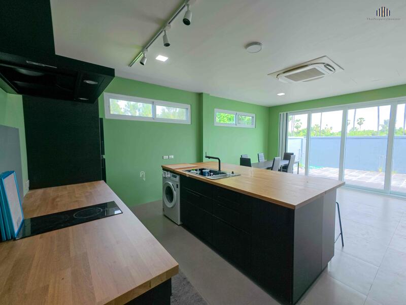 ขายขาดทุน บ้าน 2 หลังติดกัน ภัทรีดา อเวนิว 2 สามโคก | รวม 202.5 ตร.วา บ้านพ่อแม่–ลูก–ออฟฟิศ, Pathum Thani, Krachaeng, Sam Khok, Pathum Thani, 6 Bedrooms, 330 sqm, Single Detached House For Sale, by คุณเอ็มมี่, 60243520 - DDproperty.com