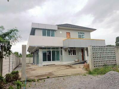 ขาย - ขายบ้านเดี่ยว 330 ตร.ม. ซอยเทศบาล 10/1 ถนนเพชรเกษม ใกล้ มหาวิทยาลัยศิลปากร, นครปฐม