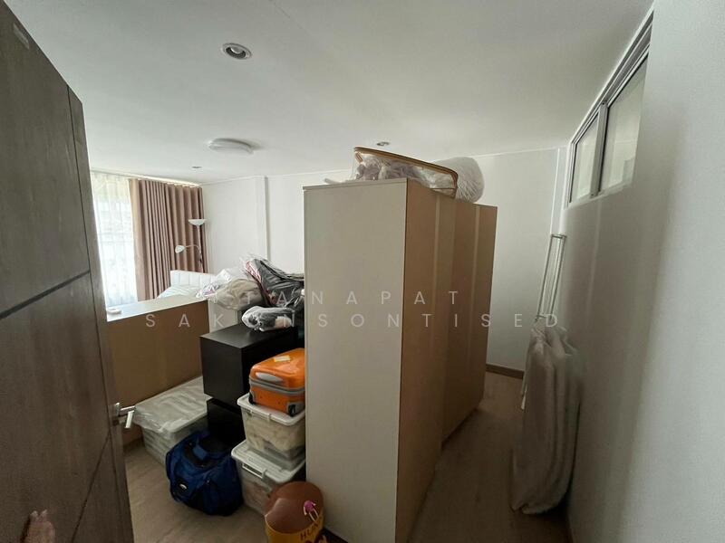 For Rent - 3-Bedroom Townhouse, Bangkok