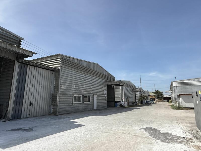 For Rent - Pre-built warehouse for rent at HR12, Nong Kham, Chonburi, with an area of 300 square meters, Chon Buri (Pattaya)