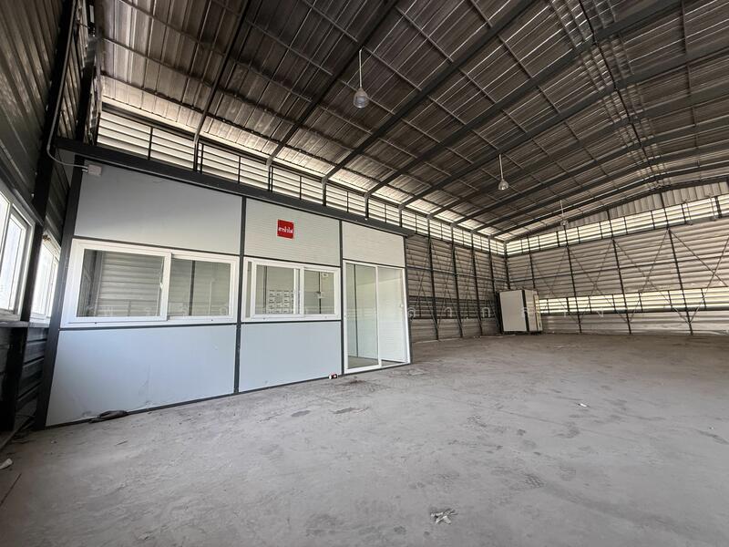 For Rent - Pre-built warehouse for rent at HR12, Nong Kham, Chonburi, with an area of 300 square meters, Chon Buri (Pattaya)