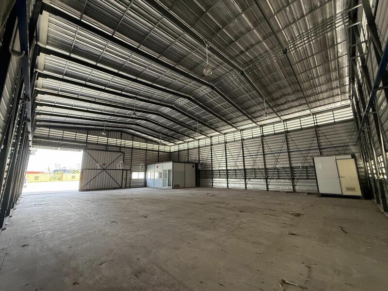 For Rent - Pre-built warehouse for rent at HR12, Nong Kham, Chonburi, with an area of 300 square meters, Chon Buri (Pattaya)