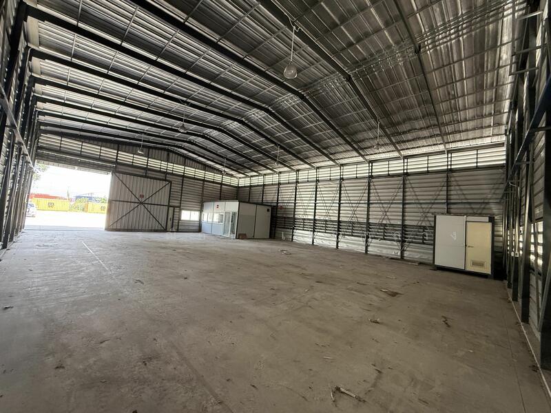 For Rent - Pre-built warehouse for rent at HR12, Nong Kham, Chonburi, with an area of 300 square meters, Chon Buri (Pattaya)