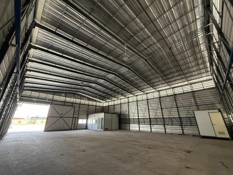 For Rent - Pre-built warehouse for rent at HR12, Nong Kham, Chonburi, with an area of 300 square meters, Chon Buri (Pattaya)