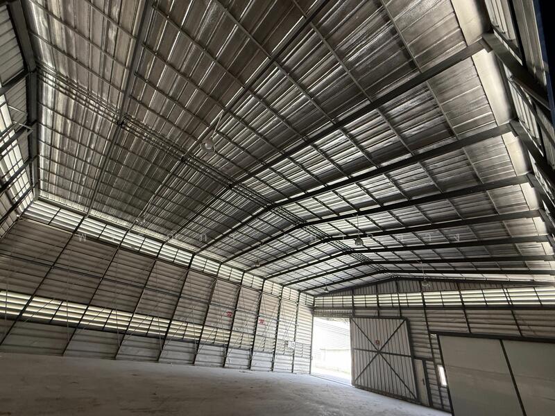 For Rent - Pre-built warehouse for rent at HR12, Nong Kham, Chonburi, with an area of 300 square meters, Chon Buri (Pattaya)