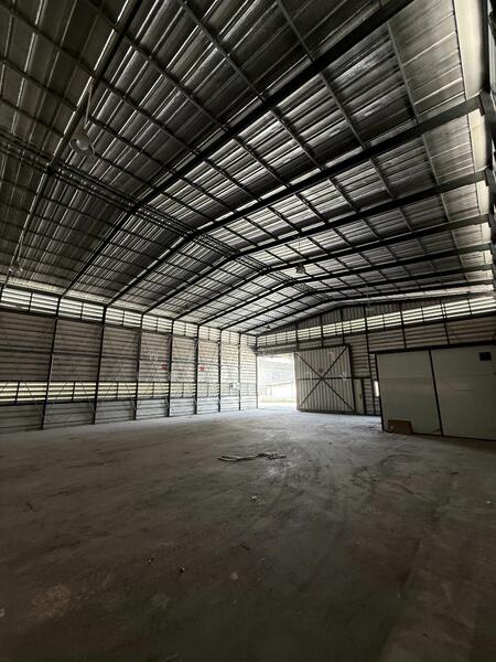For Rent - Pre-built warehouse for rent at HR12, Nong Kham, Chonburi, with an area of 300 square meters, Chon Buri (Pattaya)