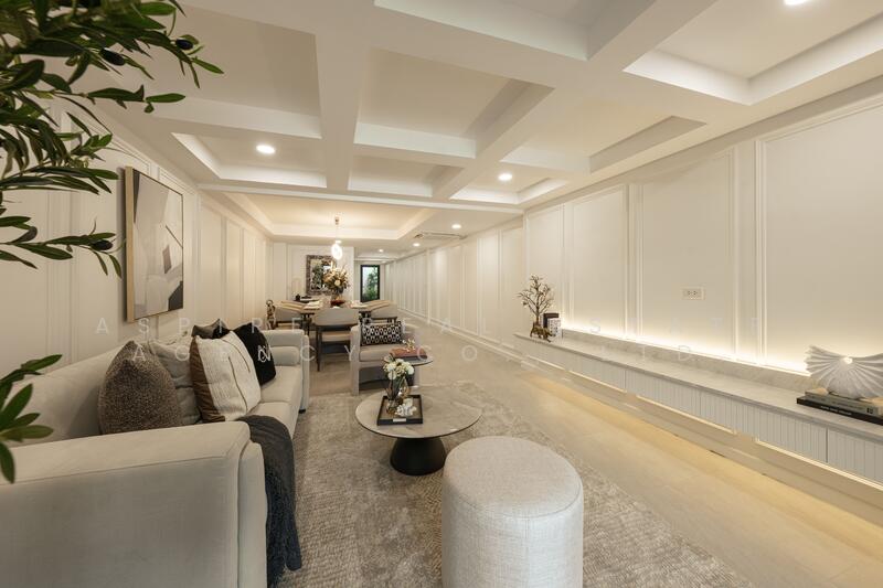 ทาวน์เฮ้าส์ 2 ชั้น รีโนเวทใหม่ สไตล์ Modern French Classic ปรีดีพนมยงค์ 42, กรุงเทพ, คลองตันเหนือ, วัฒนา, กรุงเทพ, 192 ตร.ม., ทาวน์เฮ้าส์ ขาย, โดย Aspire Real Estate Agency Co., Ltd., 60244837 - DDproperty.com