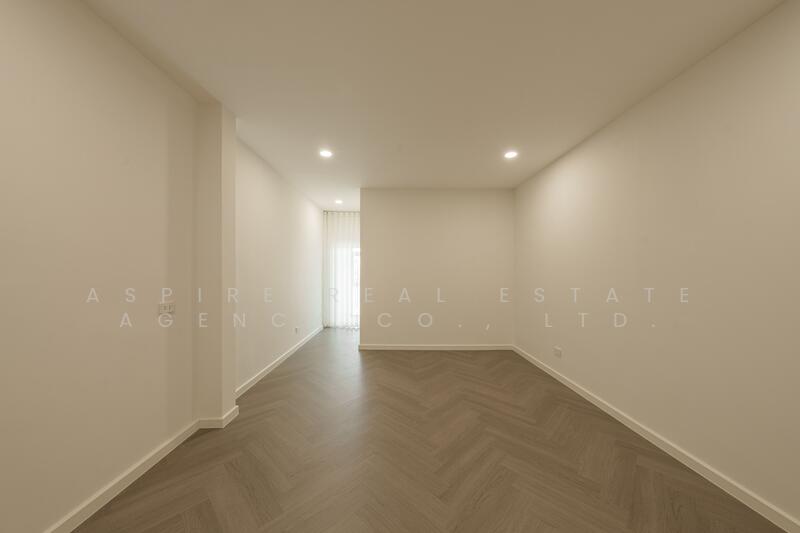 ทาวน์เฮ้าส์ 2 ชั้น รีโนเวทใหม่ สไตล์ Modern French Classic ปรีดีพนมยงค์ 42, กรุงเทพ, คลองตันเหนือ, วัฒนา, กรุงเทพ, 192 ตร.ม., ทาวน์เฮ้าส์ ขาย, โดย Aspire Real Estate Agency Co., Ltd., 60244837 - DDproperty.com