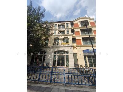 ขาย - "Rare Item" ใจกลางรัชดา-ลาดพร้าว อาคารที่สามารถ สร้างรายได้จากการค้า, กรุงเทพ