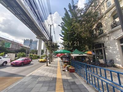 ขาย - "Rare Item" ใจกลางรัชดา-ลาดพร้าว อาคารที่สามารถ สร้างรายได้จากการค้า, กรุงเทพ