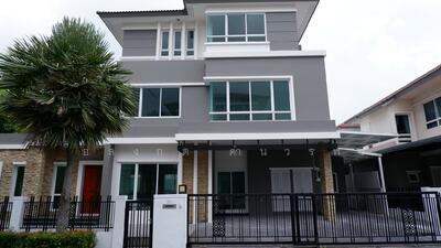 ขาย - แกรนด์ บางกอก บูเลอวาร์ด พระราม 9 – ศรีนครินทร์ : Grand Bangkok Boulevard Rama 9 - Srinakarindra, กรุงเทพ