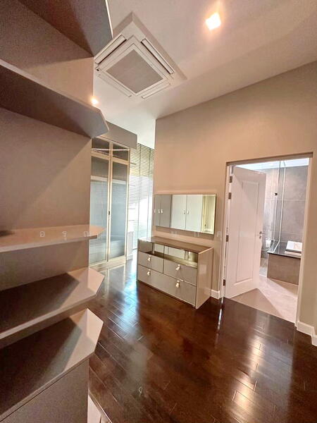 ให้เช่า - Grand Bangkok Boulevard Rama 9-Krungthepkreetha : แกรนด์ บางกอก บูเลอวาร์ด พระราม 9-กรุงเทพกรีฑา, กรุงเทพ