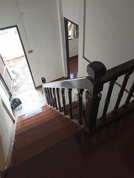 For Rent - 4-Bedroom Townhouse, Bangkok