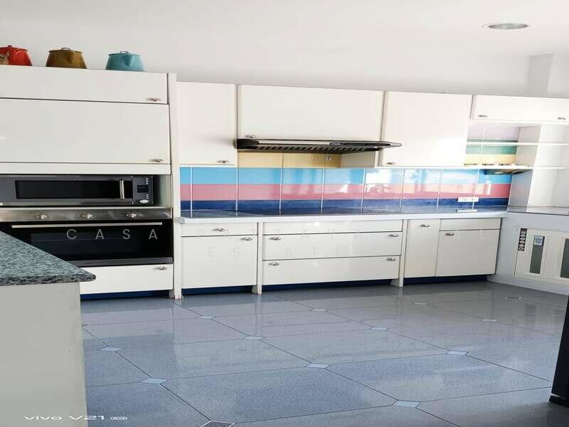 ให้เช่า - บ้านเดี่ยว 2 ชั้น พร้อมเฟอร์นิเจอร์ครบ (เลี้ยงสัตว์ได้), ชลบุรี