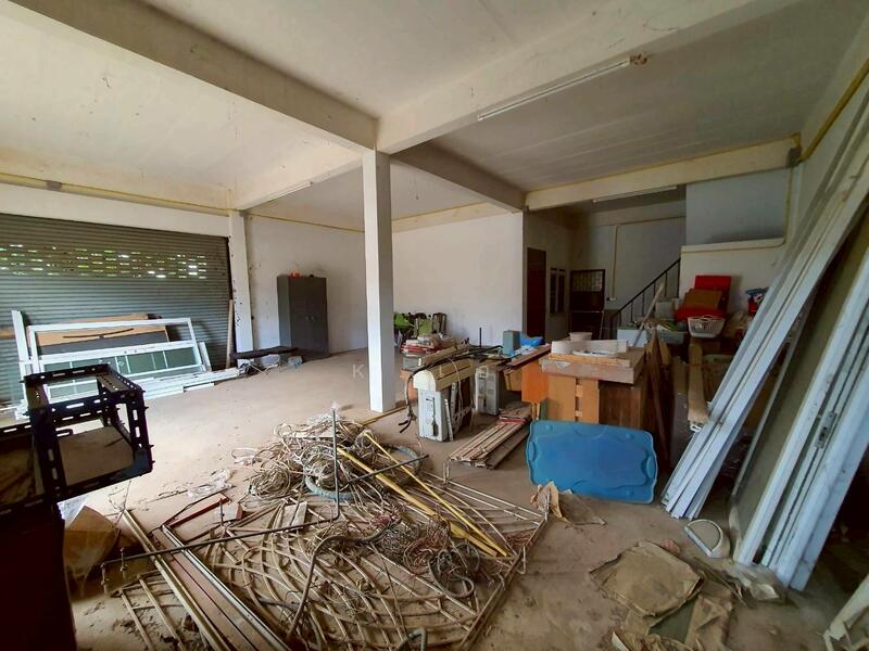 For Sale - ขายอาคารพาณิชย์ 2 ชั้น 2 คูหาพร้อมดาดฟ้าห้องมุม!! ตลาดสนามชัยเขต ฉะเชิงเทรา ทำเลดีมาก, Chachoengsao