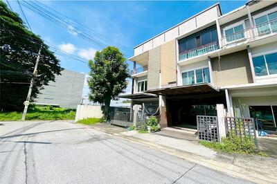 ขาย - ขายทาวน์โฮม 3ชั้น เดอะโมเมนท์ รามอินทรา45/1 ใกล้BTS - ทางด่วน, กรุงเทพ