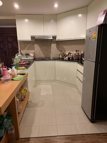 Crystal Garden, Bangkok, 217 Sukhumvit 4 Alley, Khlong Toei, Khlong Toei, Bangkok, 2 Bedrooms, 127 sqm, Condo For Sale, by Sittichai (Ice) Tulyanon, 60248698 - DDproperty.com