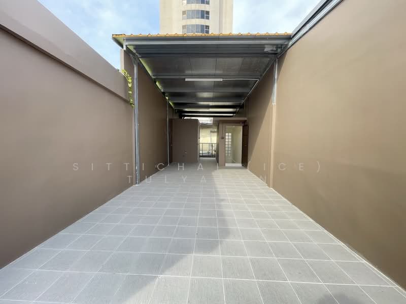 Home Office for Rent in Sukhumvit, กรุงเทพ, คลองเตย, คลองเตย, กรุงเทพ, 220 ตร.ม., ทาวน์เฮ้าส์ ให้เช่า, โดย Sittichai (Ice) Tulyanon, 60249178 - DDproperty.com