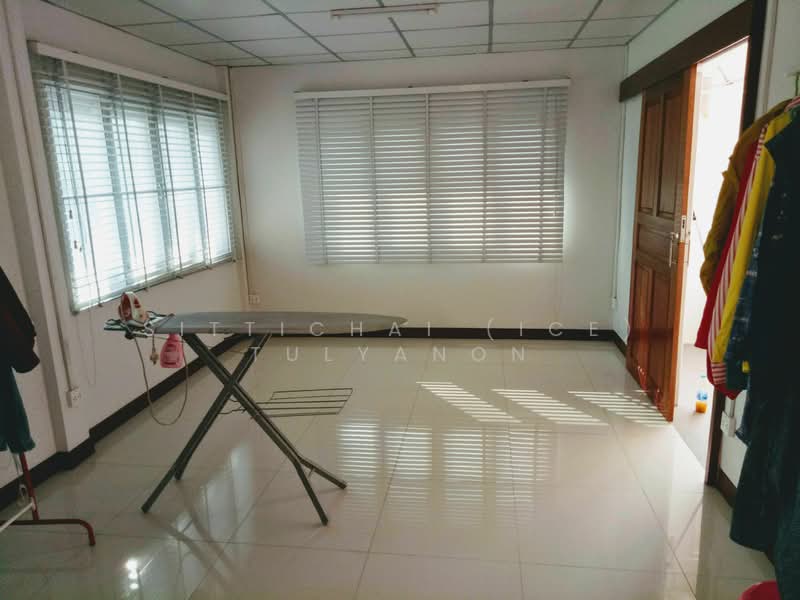 Nawarat Village, Chiang Mai, Chiang Mai-Hang Dong Road, Nong Kaeo, Hang Dong, Chiang Mai, 5 Bedrooms, 270 sqm, Single Detached House For Sale, by Sittichai (Ice) Tulyanon, 60249367 - DDproperty.com